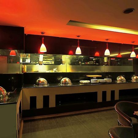 Corporate Regency Hotel Ню Делхи Екстериор снимка