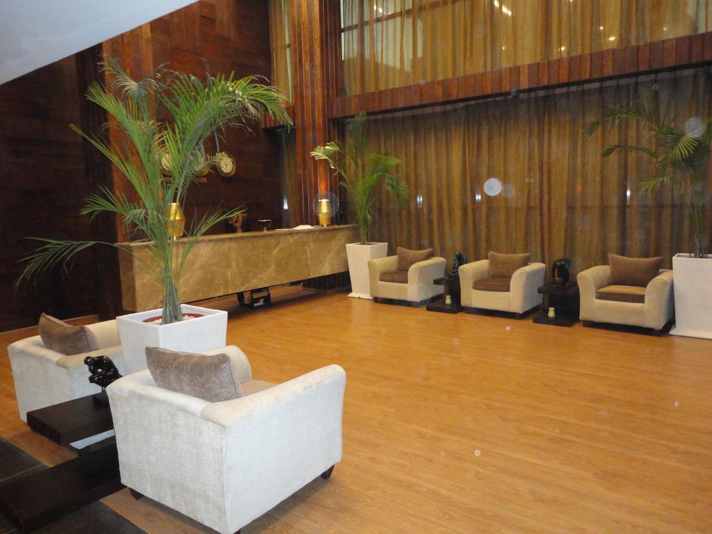 Corporate Regency Hotel Ню Делхи Екстериор снимка