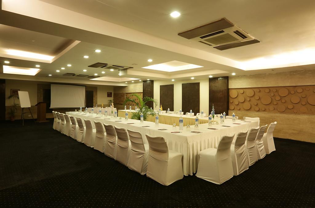 Corporate Regency Hotel Ню Делхи Екстериор снимка