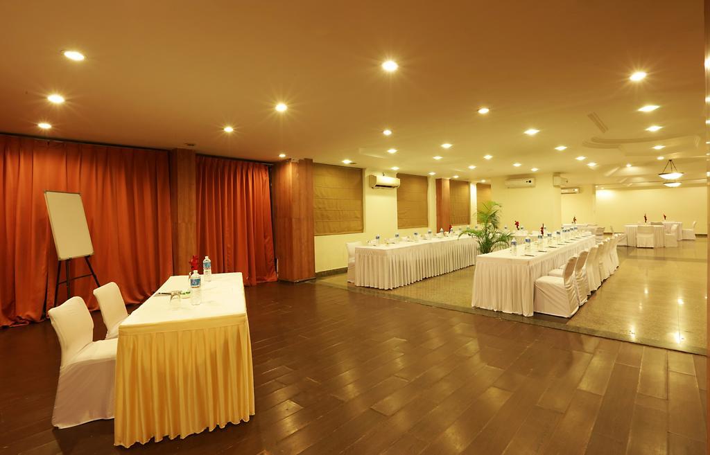 Corporate Regency Hotel Ню Делхи Екстериор снимка