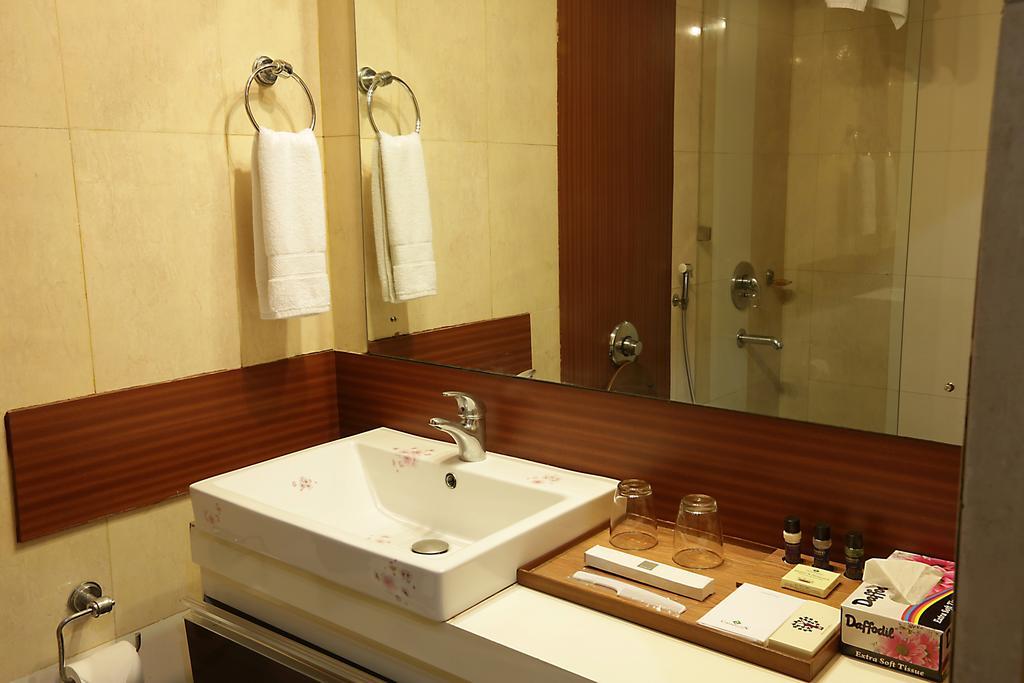 Corporate Regency Hotel Ню Делхи Екстериор снимка