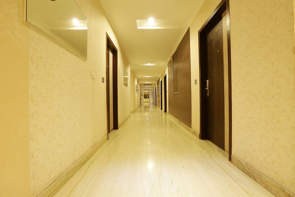 Corporate Regency Hotel Ню Делхи Екстериор снимка