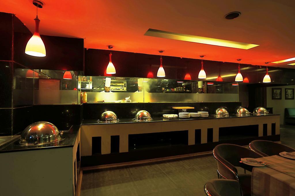 Corporate Regency Hotel Ню Делхи Екстериор снимка