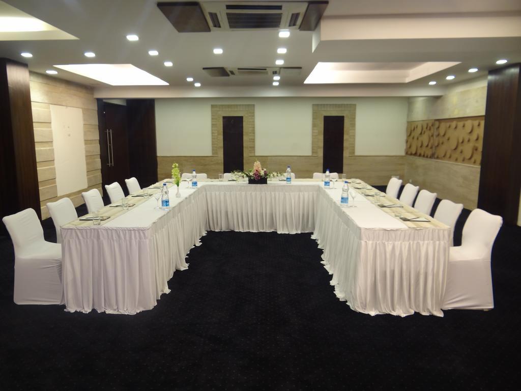 Corporate Regency Hotel Ню Делхи Екстериор снимка