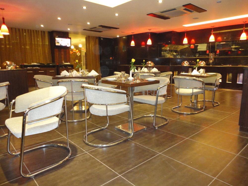 Corporate Regency Hotel Ню Делхи Екстериор снимка