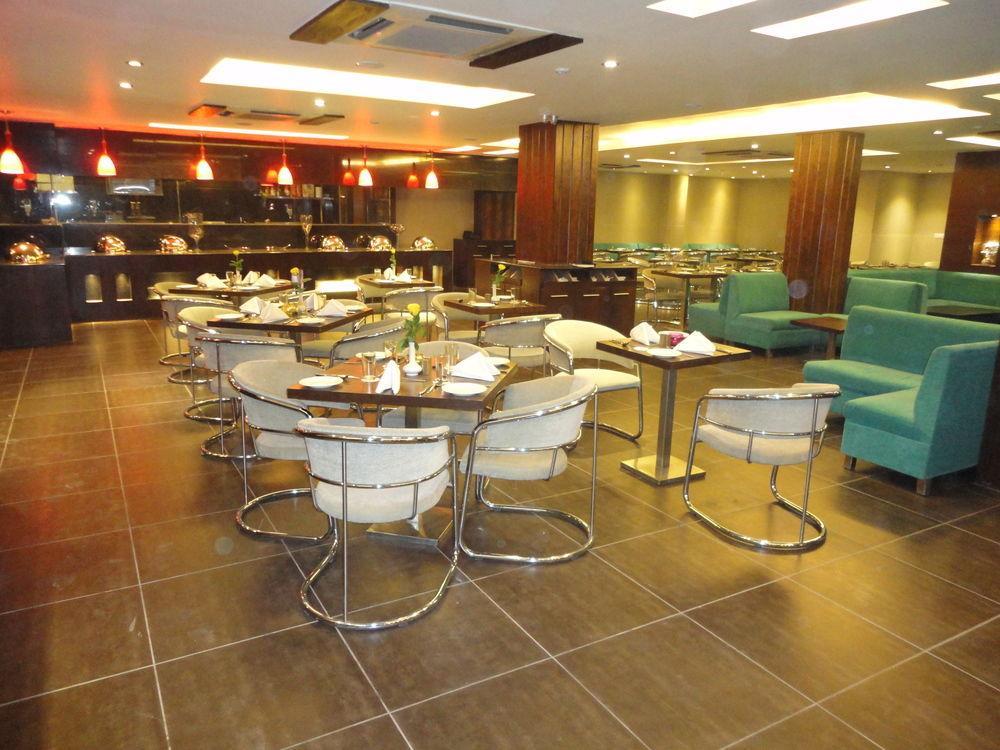 Corporate Regency Hotel Ню Делхи Екстериор снимка