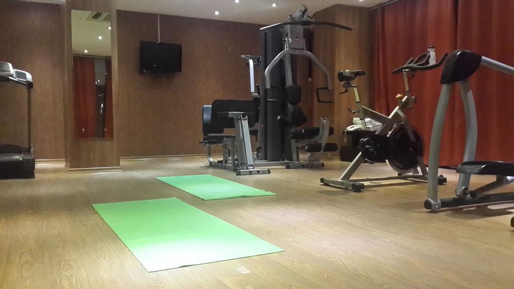 Corporate Regency Hotel Ню Делхи Екстериор снимка