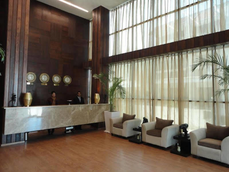 Corporate Regency Hotel Ню Делхи Екстериор снимка