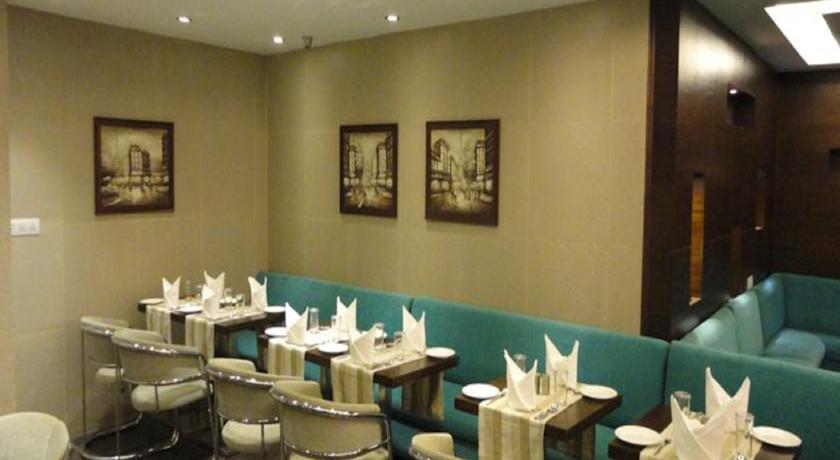 Corporate Regency Hotel Ню Делхи Екстериор снимка